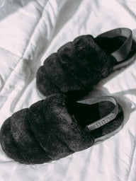 WOMENS UGG SUPER FLUFF SLIPPER  - CLEARANCE