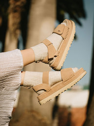 WOMENS UGG GOLDENSTAR SANDAL  - CLEARANCE