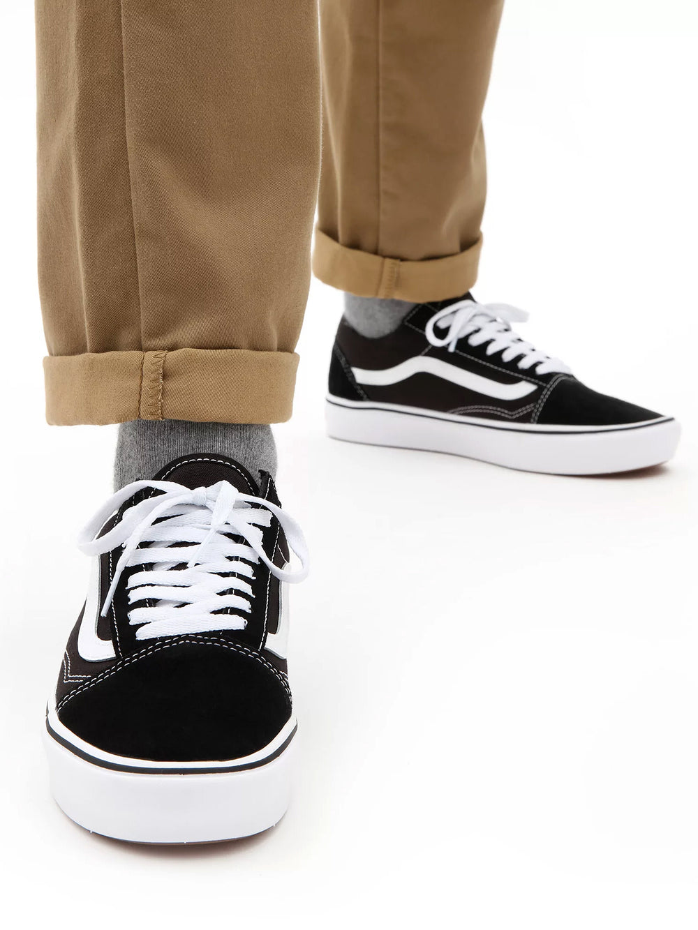 WOMENS VANS COMFYCUSH OLD SKOOL SNEAKER - CLEARANCE