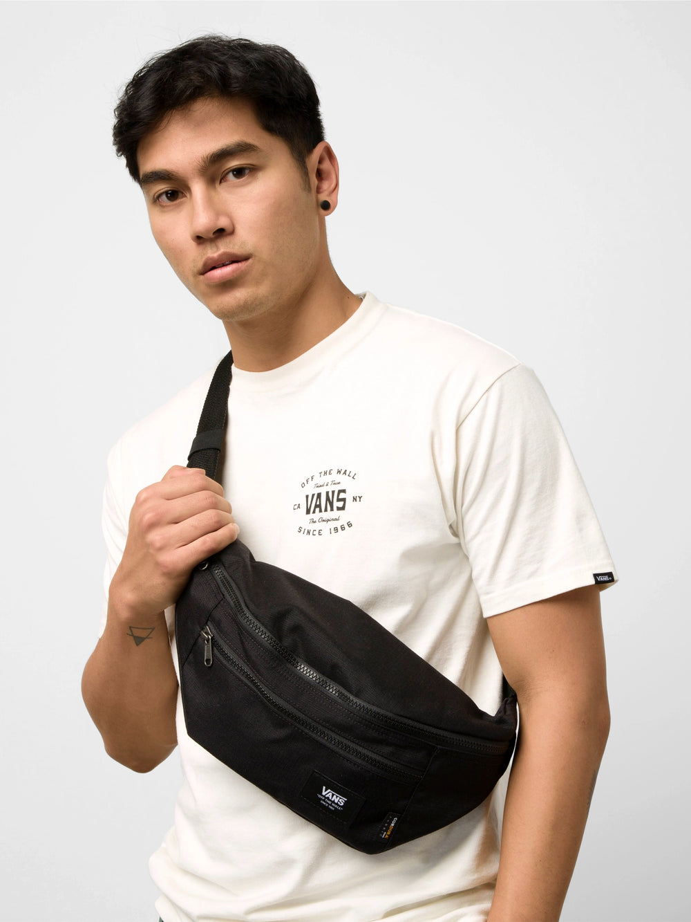 VANS WARD XBODY PACK  - CLEARANCE