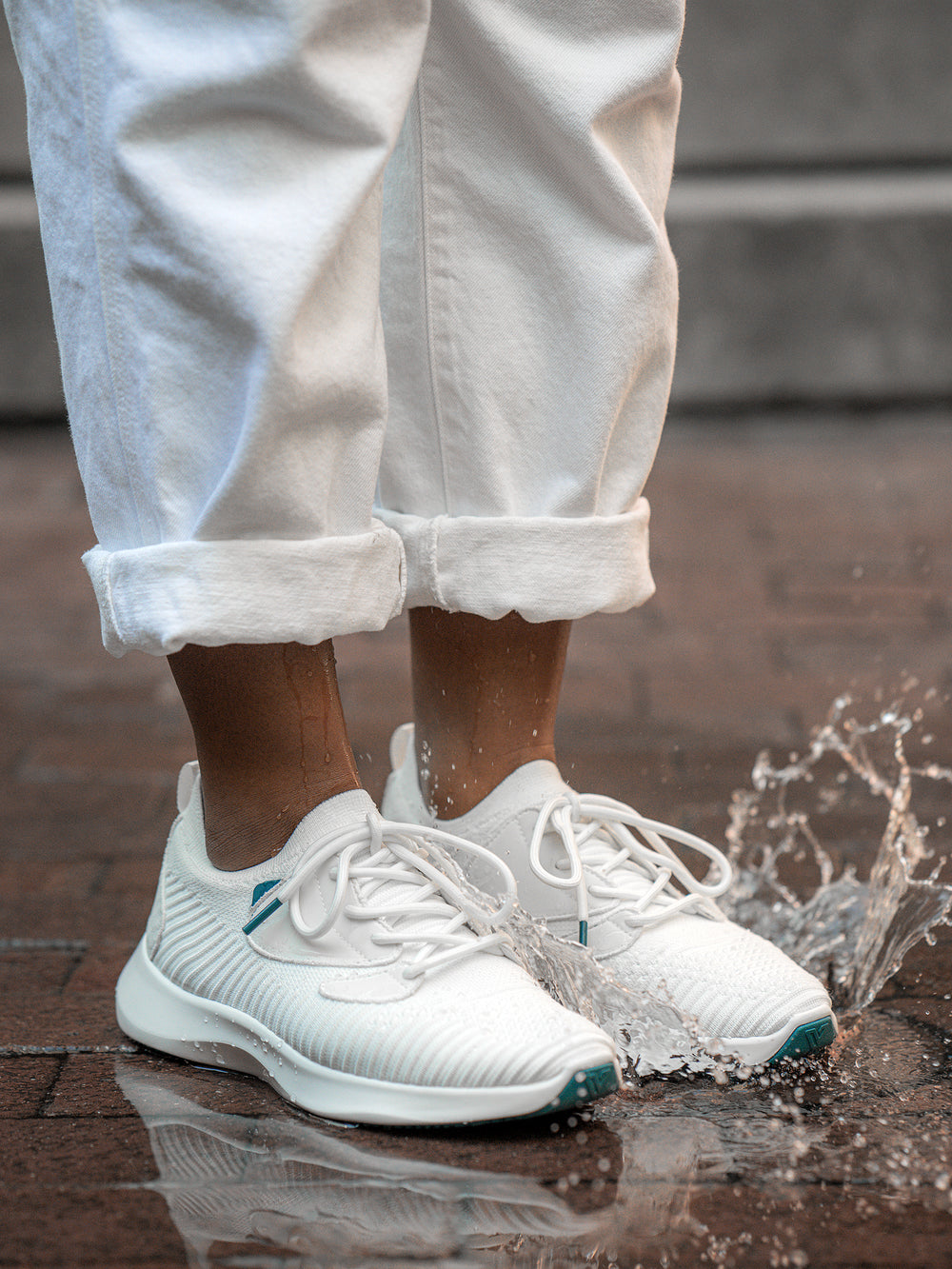 WOMENS VESSI EVERYDAY MOVE SNEAKER - CLEARANCE